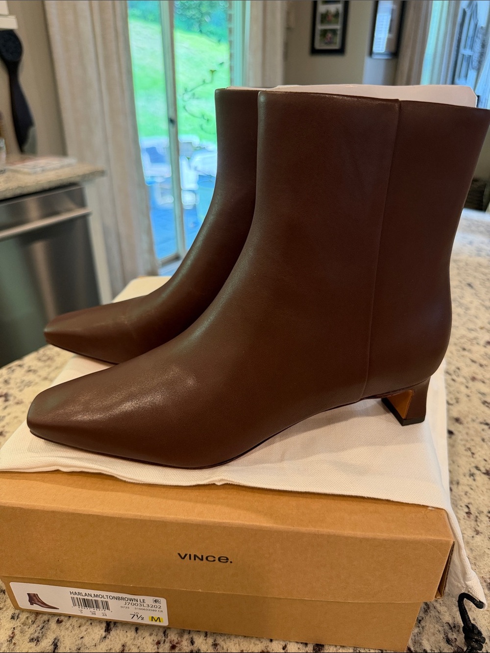 BNWT Vince Molton Brown Leather Square-Toe Ankle Boots Size 7.5 - Picture 3 of 16